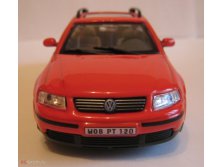 Cararama_VW Passat Variant V6 Syncro-4.JPG