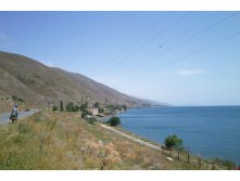 Вообще Севан очень похож на море. Небольшое такое