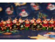 Стадо новогодних бычков