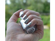 Essie No Place Like Chrome .jpg