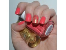 Essie Cute as a button + Essence Make it golden.jpg