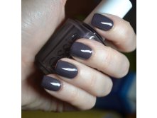 Essie 739 Smokin' Hot 2.jpg