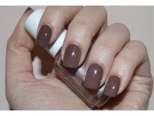 Essie 735 Hot Coco 3.jpg