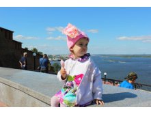 Белый с цветным комбинезоном, в 2года
