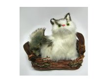 Фигурка \"Кошечка в корзинке\", нат. мех, 10х16 см 86руб