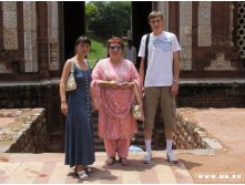 Поездка в Qutub Minar, я+бухгалтер+переводчик