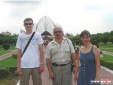 Lotus Temple, переводчик+главбух+я