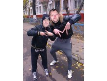 Aw29oc-CMAEFgev.jpg