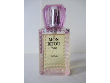 on Bijou rose (   )  