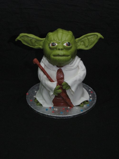 1747813.yoda_tort.jpg