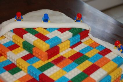 Lego cake 1.jpg