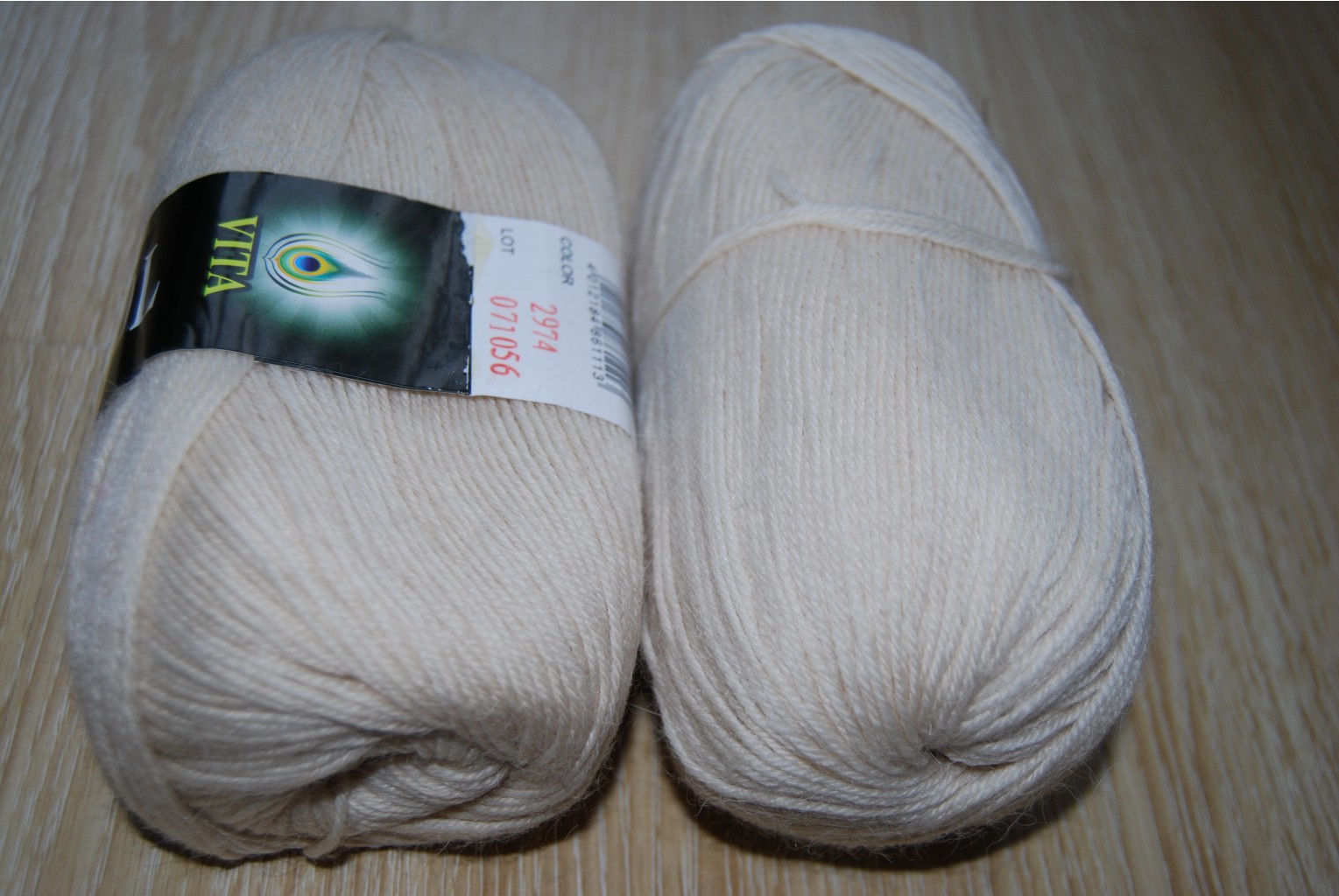 ALPACA WOOL 40% , 60%  300 100, 100.