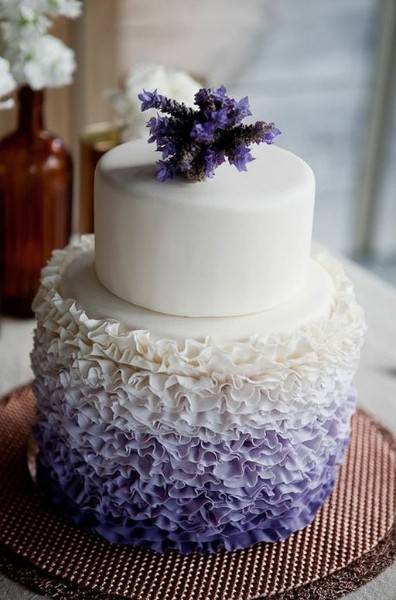 svadebnii-tort-sirenevii-fioletovii-24.jpg