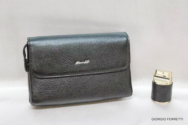 Br 0216 03 black.jpg