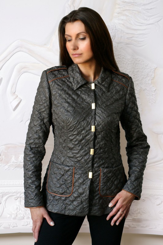 2548  40, 44 -, 2600.