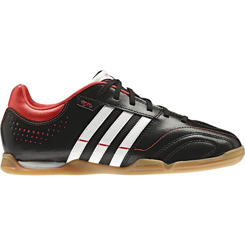 adidas-butsy-detskie-q23901.jpg