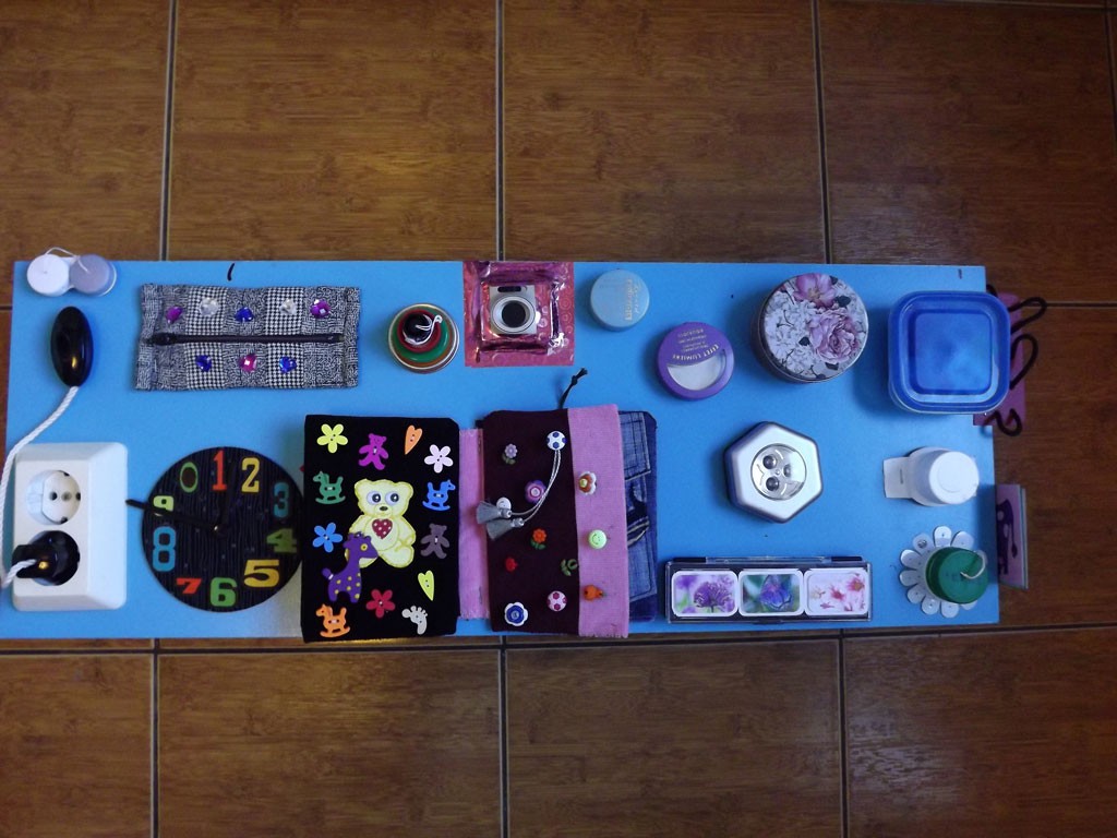 Развивающий столик для племяшки