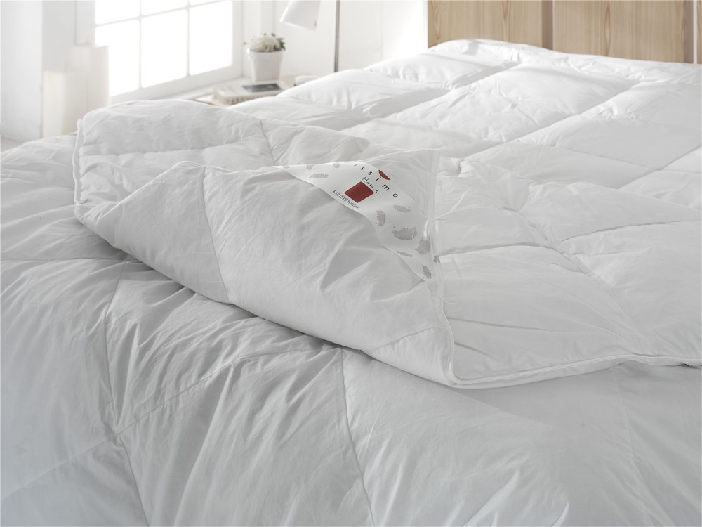 DELUX GOOSE DOWN QUILT.jpg