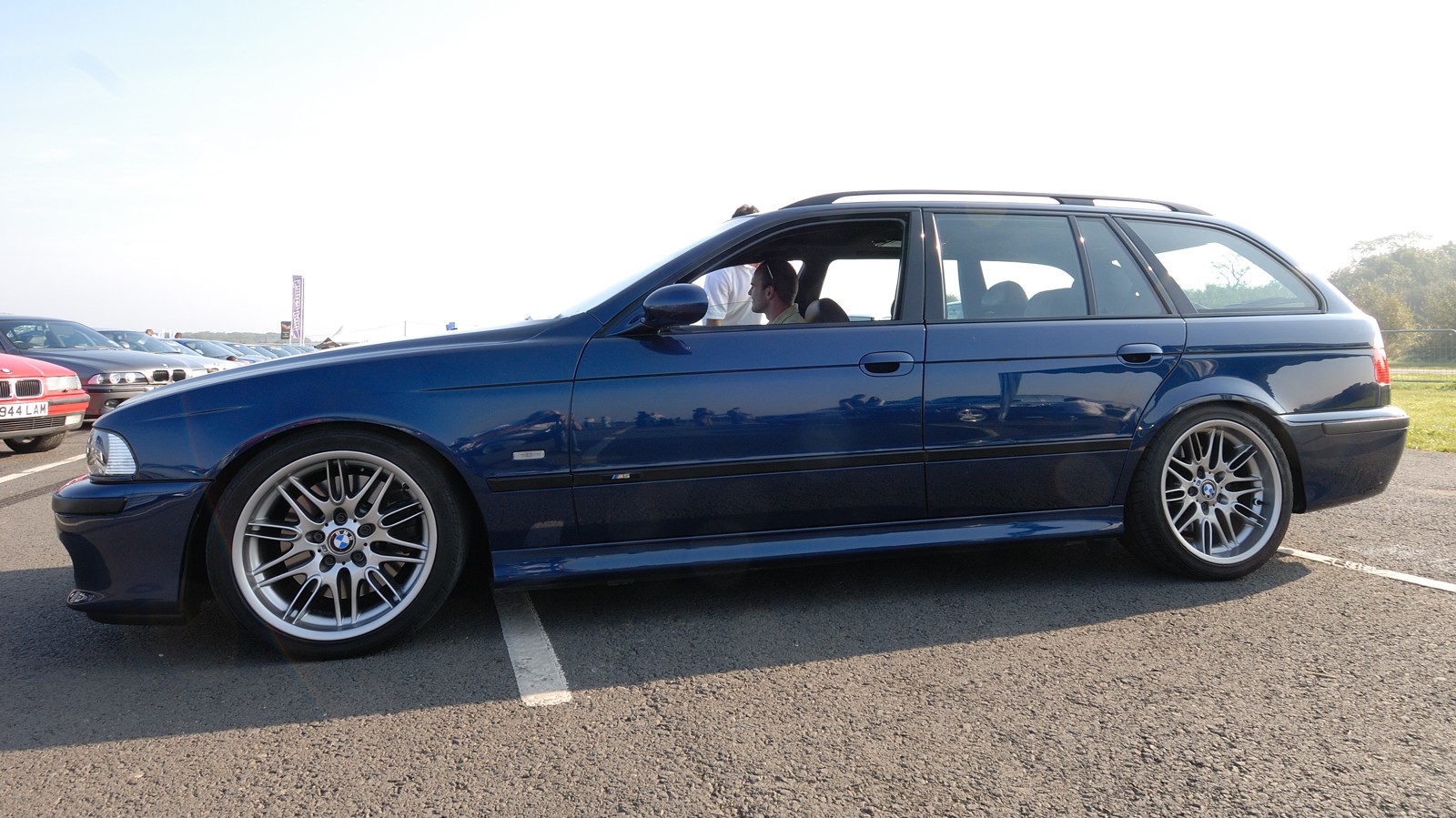 e39m5touring.jpg