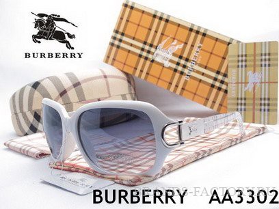 Burberry 540  1.jpg