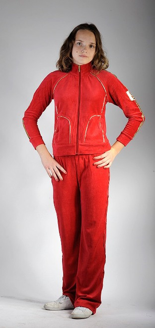 9-22. Костюм спорт. жен. BEBESPORT 450 руб.