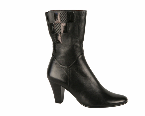 Y30141;   1,900.00 р