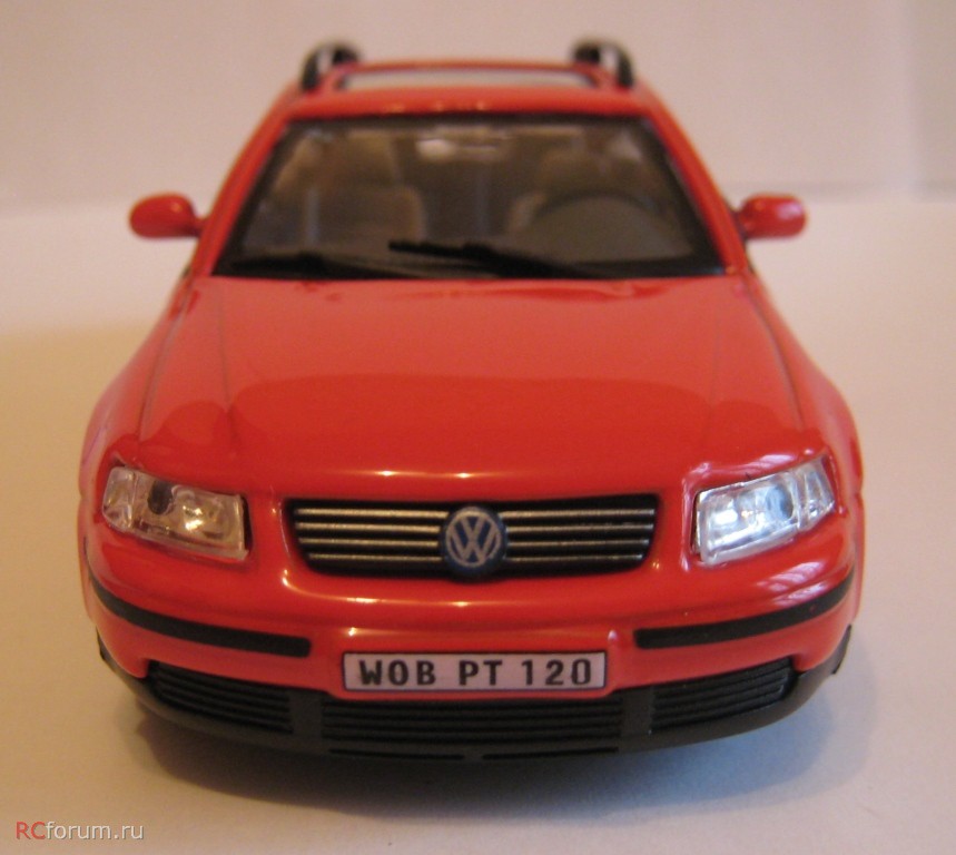 Cararama_VW Passat Variant V6 Syncro-4.JPG