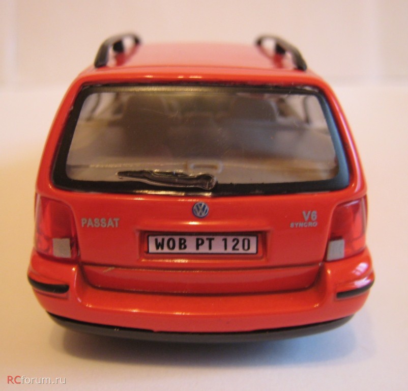 Cararama_VW Passat Variant V6 Syncro-5.JPG