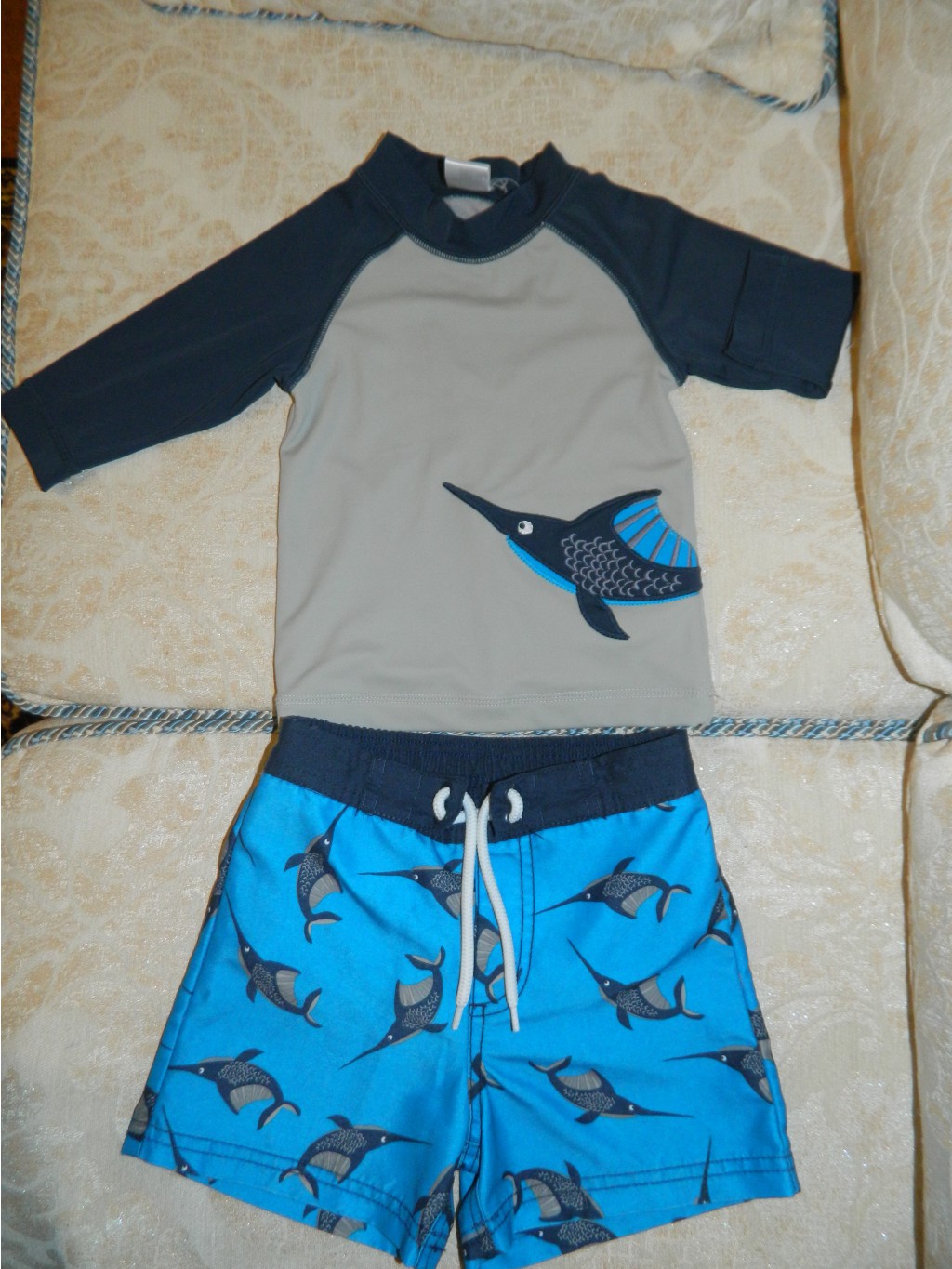   Gumboree 18-24 . 700.