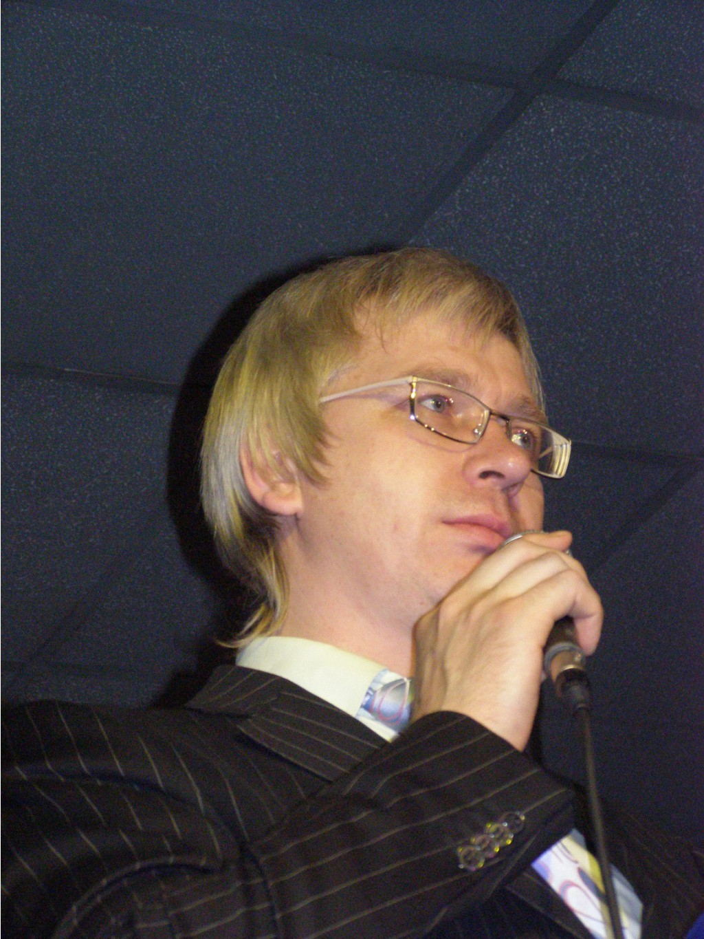 P2052546