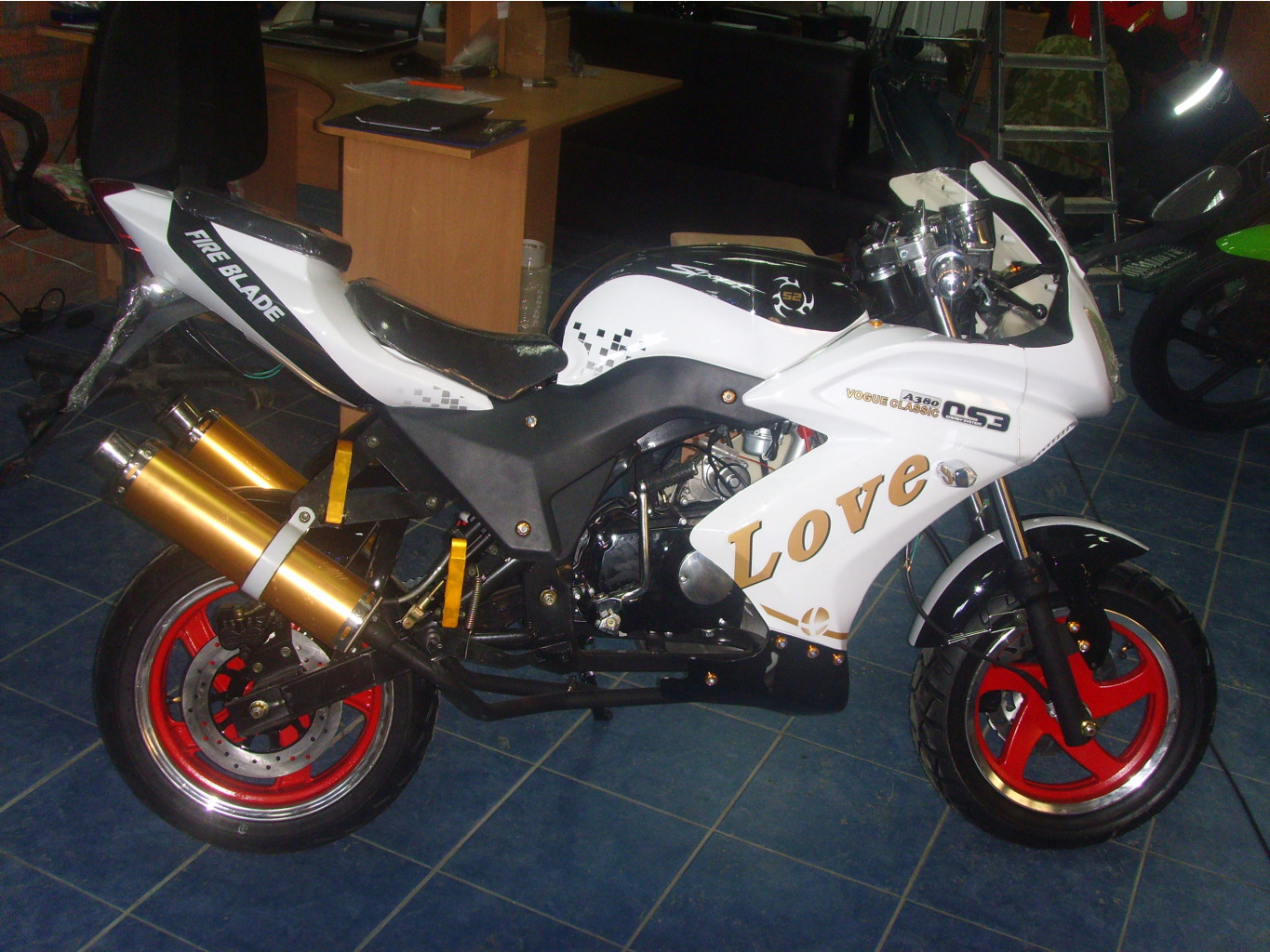  FIRE BLADE