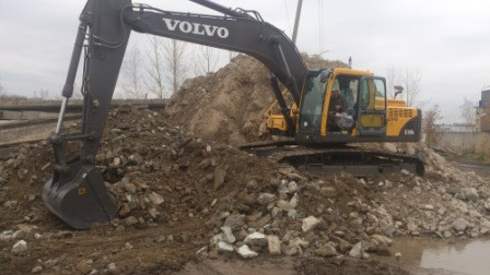  VOLVO EC 240 BLC