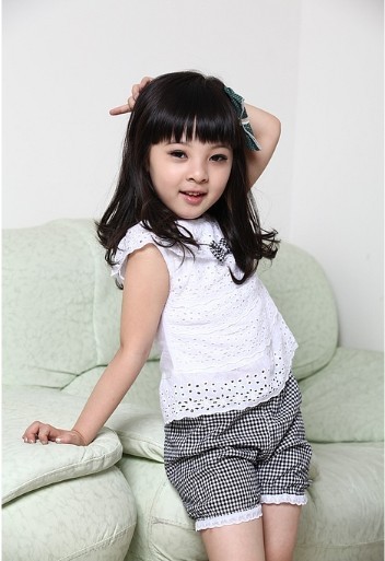 http://www.aliexpress.com/item/Kids-Clothing-Set-Lace-Children-Girl-Clothes-Set-T-Shirt-And-Lattice-shorts-Pants-2-Colors/788898770.html