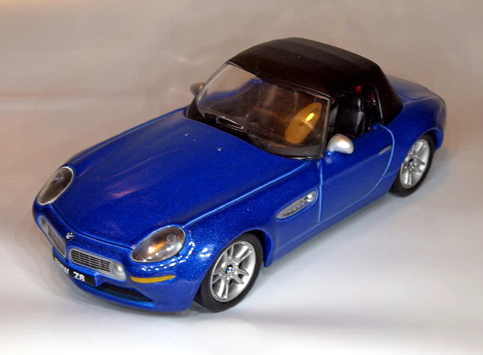 BMW_Z8 Roadster_SoftTop_-01.jpg