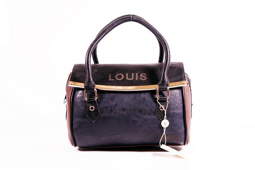 Louis Vuitton, .  1 100.
