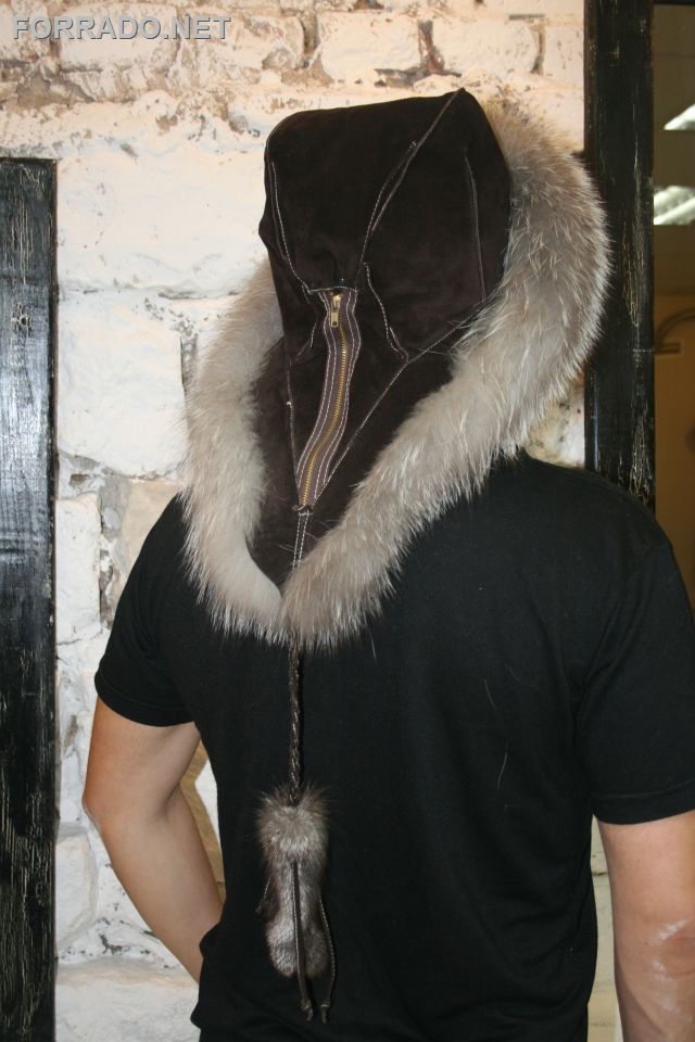 25200