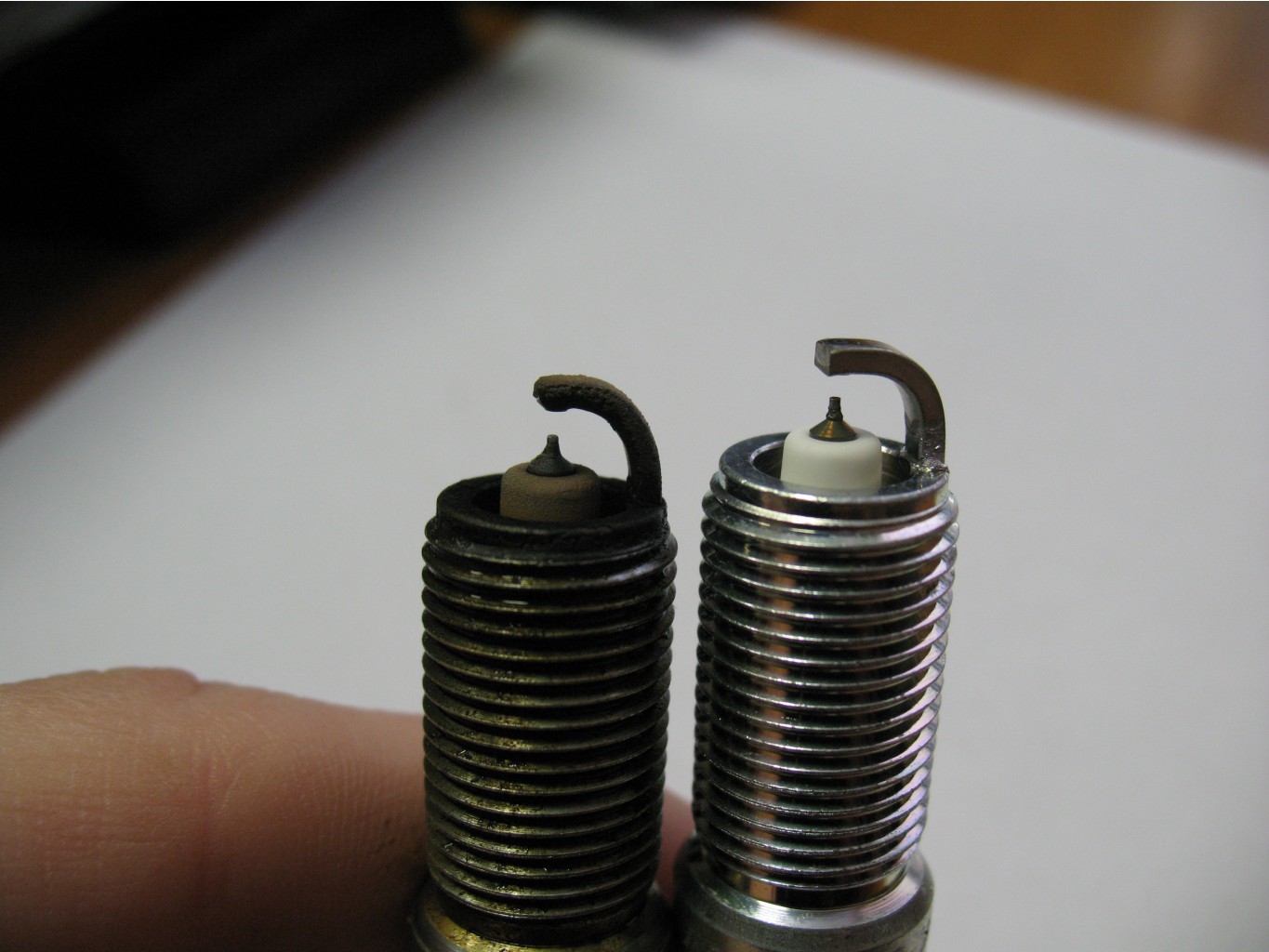 NGK-ILTR5A-13G   أ