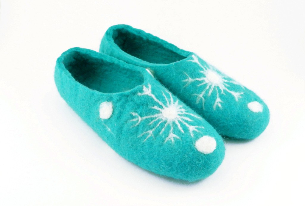 vt044 Снежинки на бирюзовом