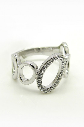 Oval Ring with Crystals