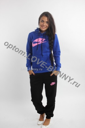 418  nike.    820,0