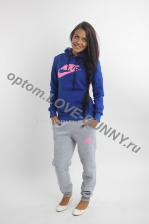 423  nike.    820,0