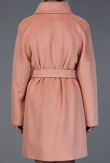veleoz_0381_L_женское_пальто_демисезонное_двубортное_кимоно_пояс_шерсть_цвет_008_персиковый_модель_95_.jpg