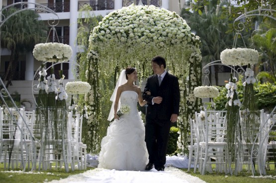 romantic-garden-wedding-decor.jpg