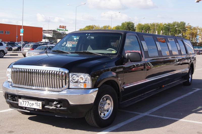 Ford Excursion 