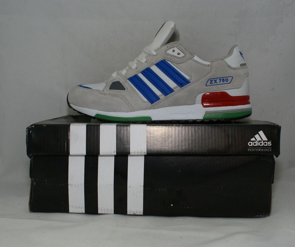 LY-3671.  adidas.  1147 ..JPG