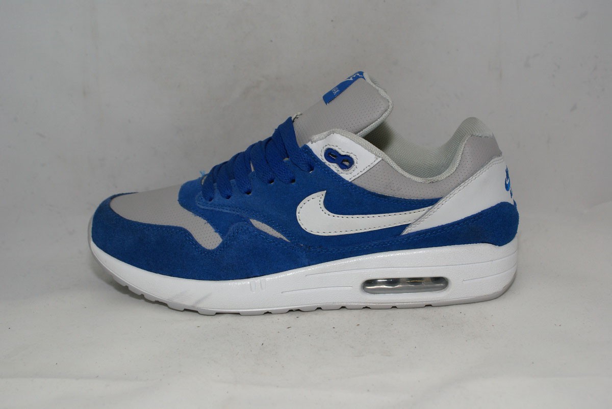 LY-3679.  Nike.  703 ..JPG