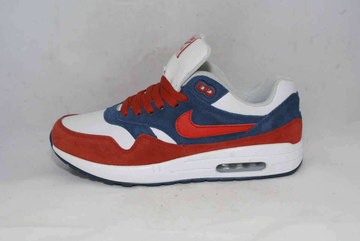 LY-3680.  Nike.  703 ..JPG