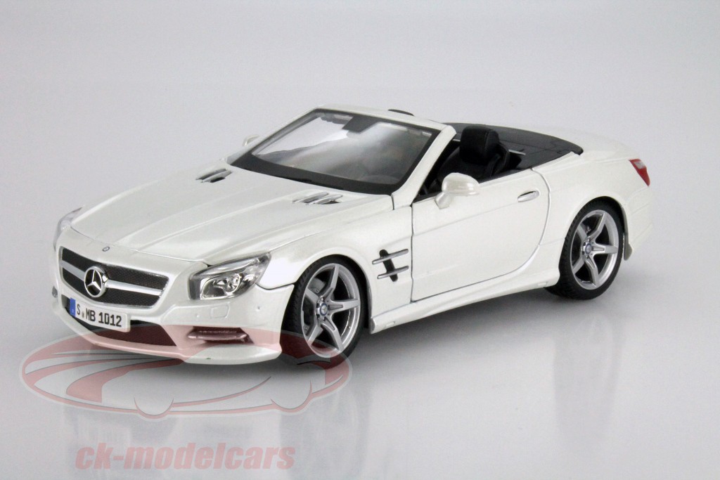 31196  2012 Mercedes-Benz SL 500 Convertible.jpg