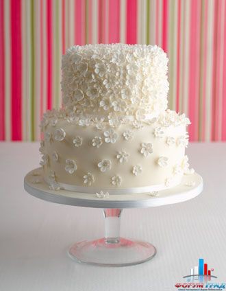 cascadingblossomweddingcake.jpg