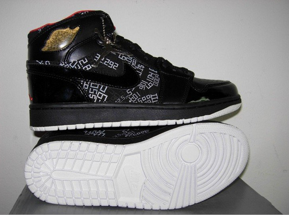 Jordan 1 Retro Nike.png